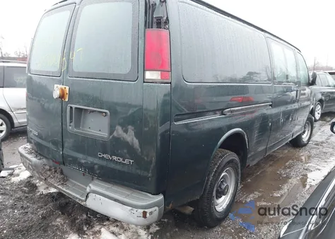 2002 Chevrolet Express from USA, damaged, VIN 1GCHG39R521169042